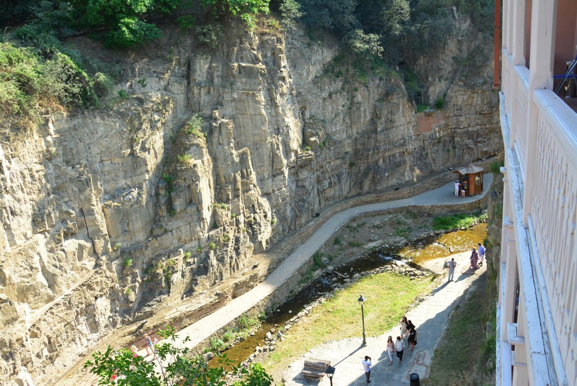 Hotel Canyon Tbilisi Exterior foto